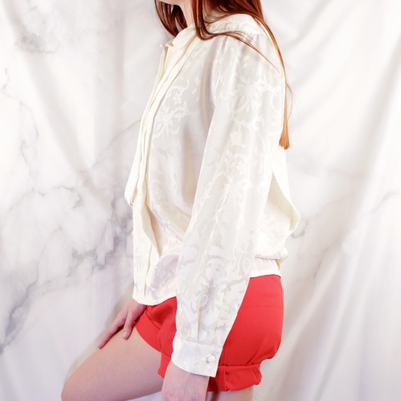 🔥SALE🔥 VTG Silky Patterned Blouse - Picture 3 of 5